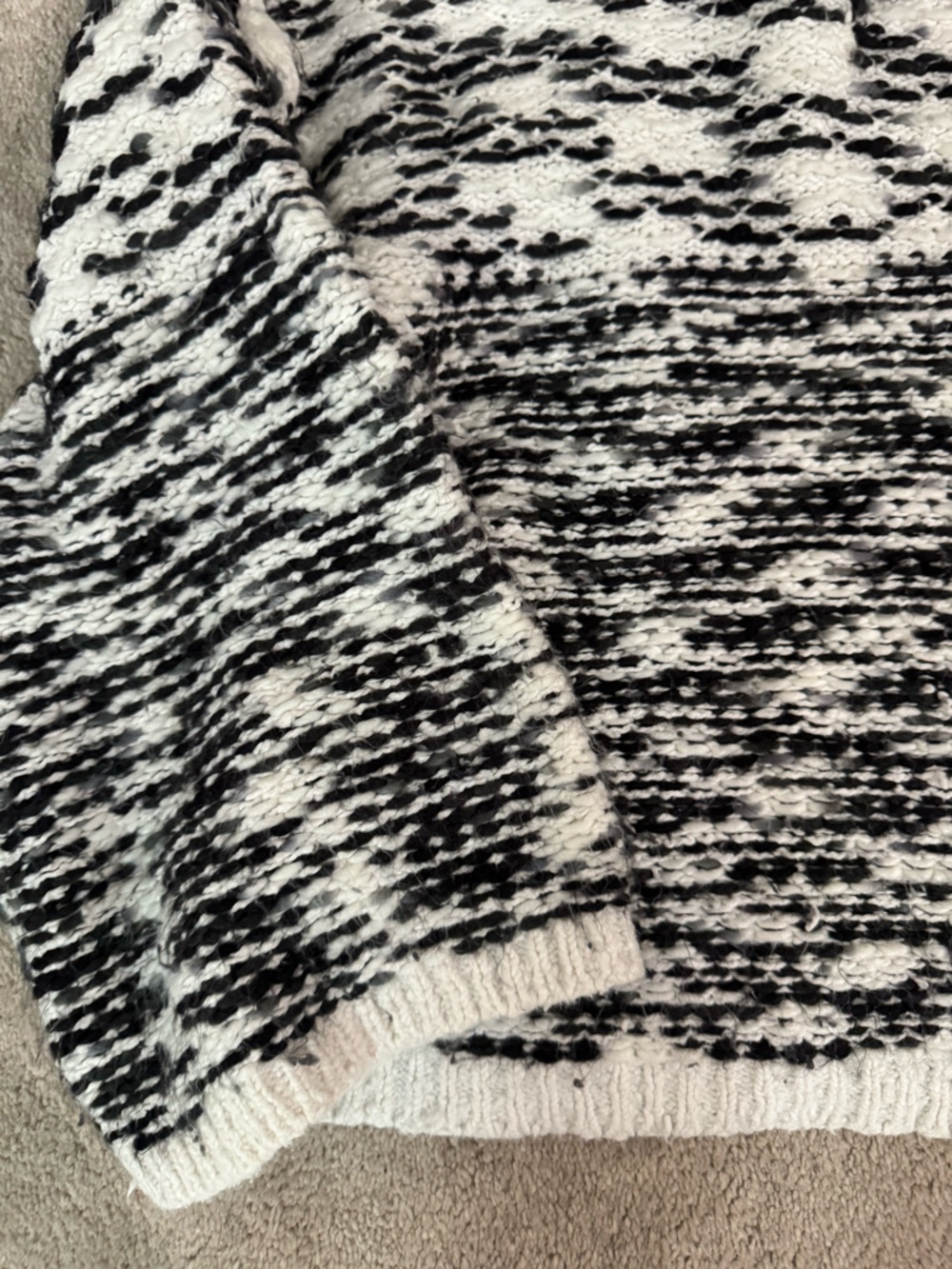 Black & White Marled Crewneck Sweater - Women - Picture 3 of 5